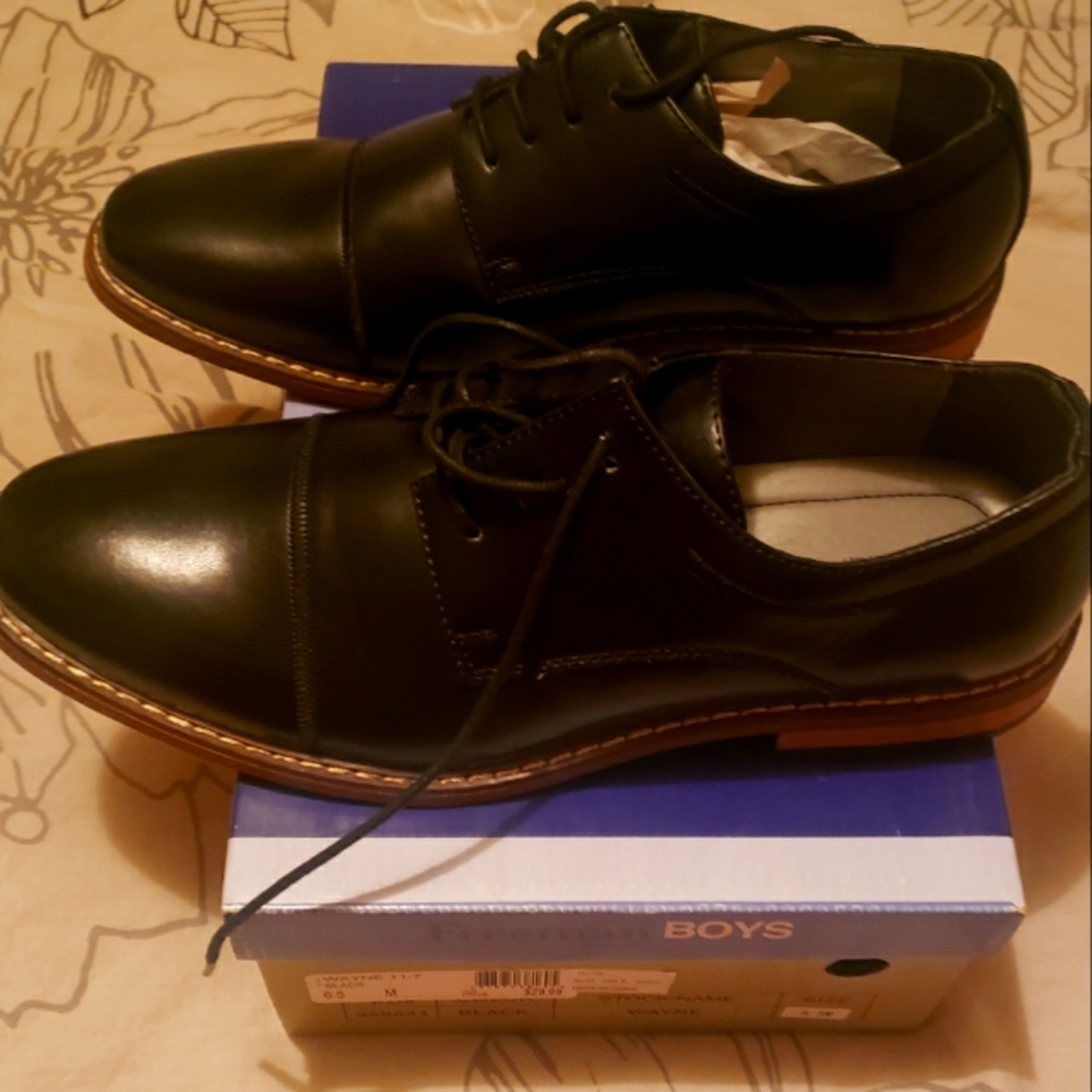 Boys Black dress shoes